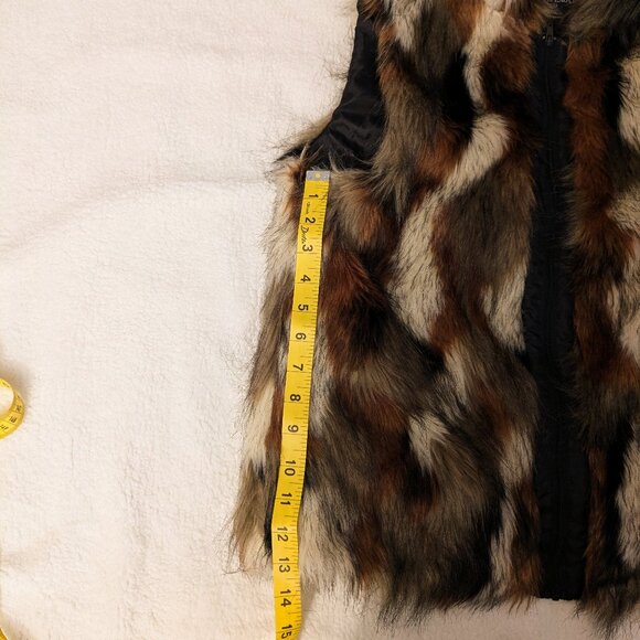 American Eagle Faux Fur Hooded Vest - Picture 7 of 12